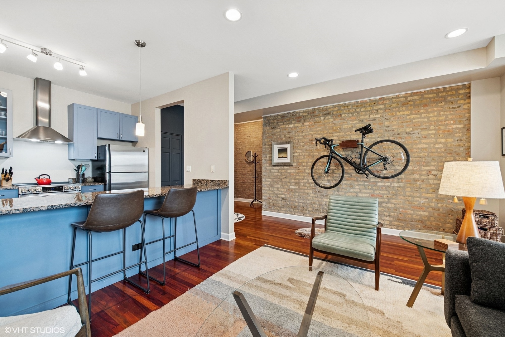 4647 N WOLCOTT Avenue Unit: 2