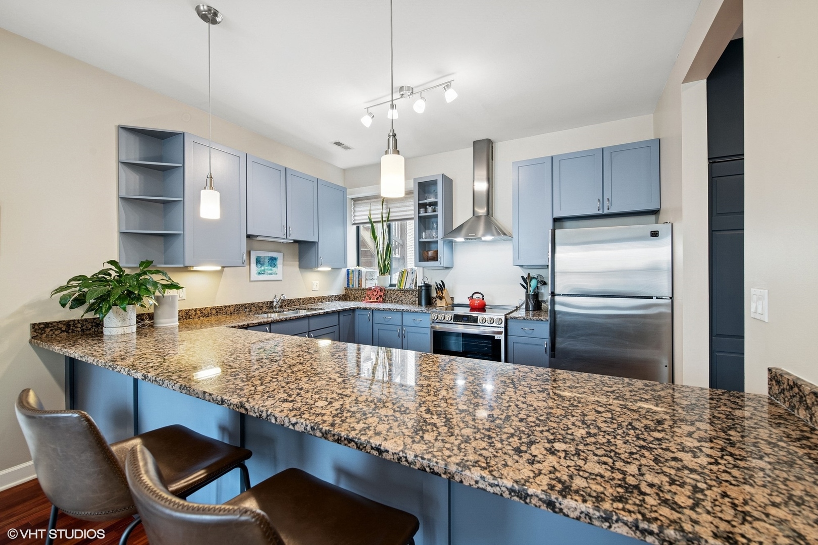 4647 N WOLCOTT Avenue Unit: 2