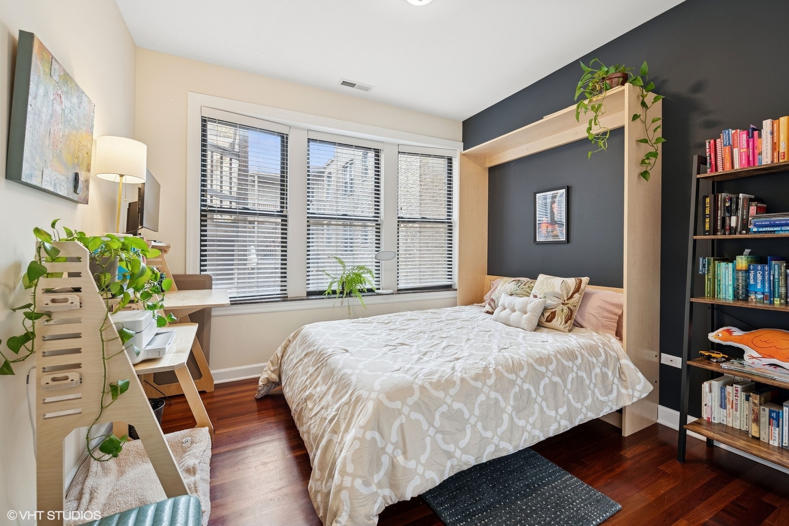 4647 N WOLCOTT Avenue Unit: 2