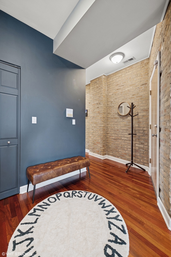 4647 N WOLCOTT Avenue Unit: 2