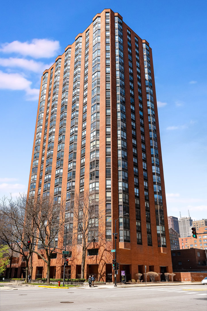 899 S Plymouth Court Unit: 310