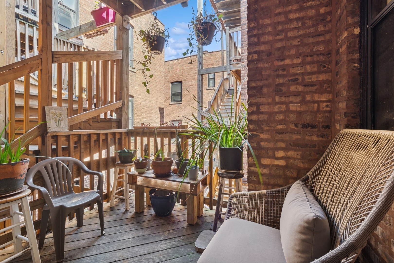 510 W SURF Street Unit: 2