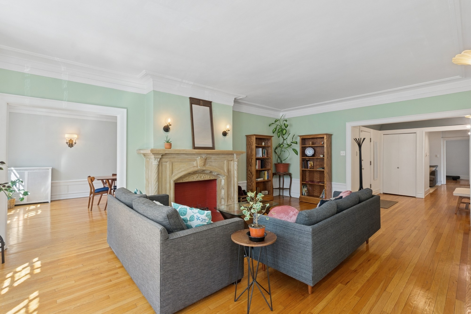 510 W SURF Street Unit: 2