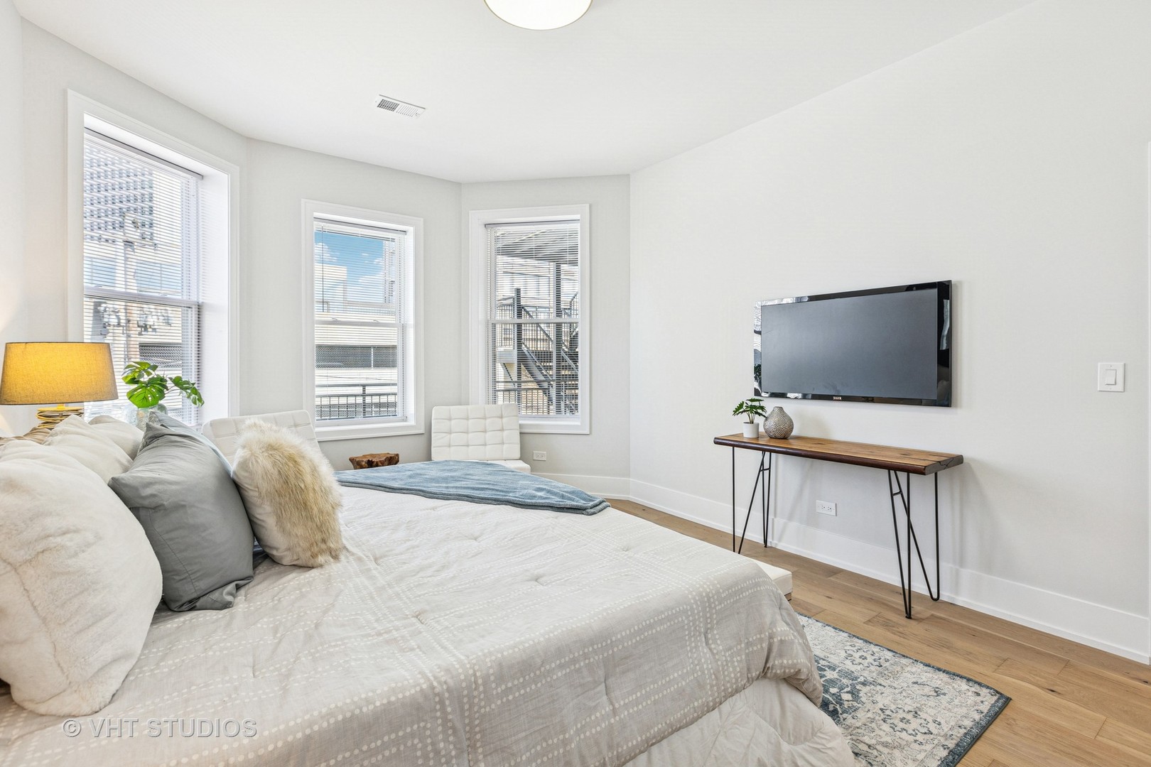 5333 N Kenmore Avenue Unit: 2N