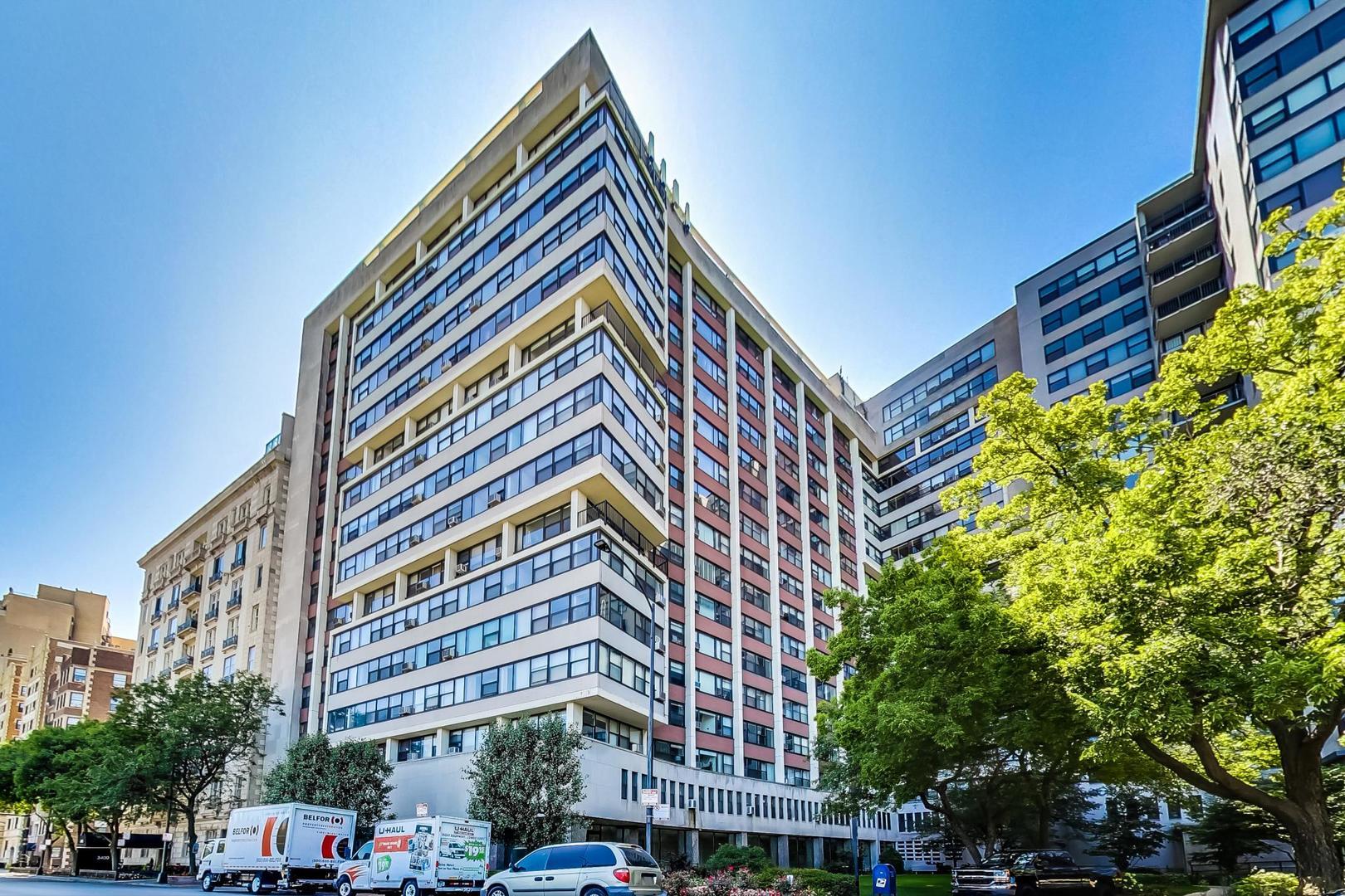 3420 N Lake Shore Drive Unit: 17LM