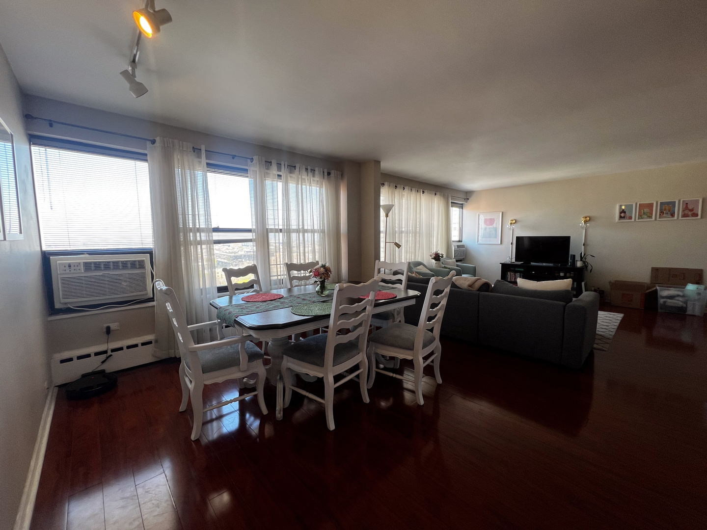 3420 N Lake Shore Drive Unit: 17LM
