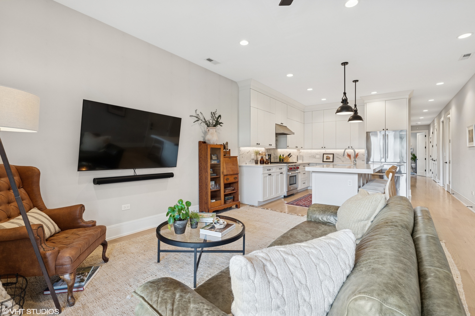 2846 N Racine Avenue Unit: 2