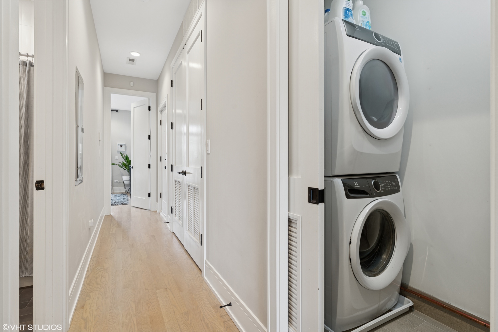 2846 N Racine Avenue Unit: 2