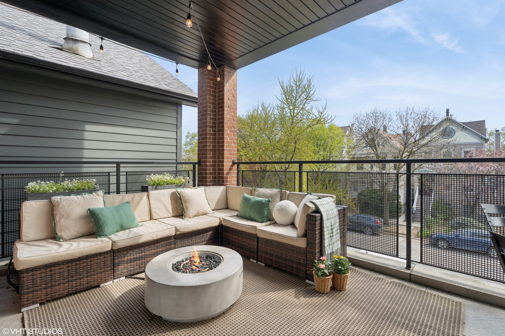 2846 N Racine Avenue Unit: 2