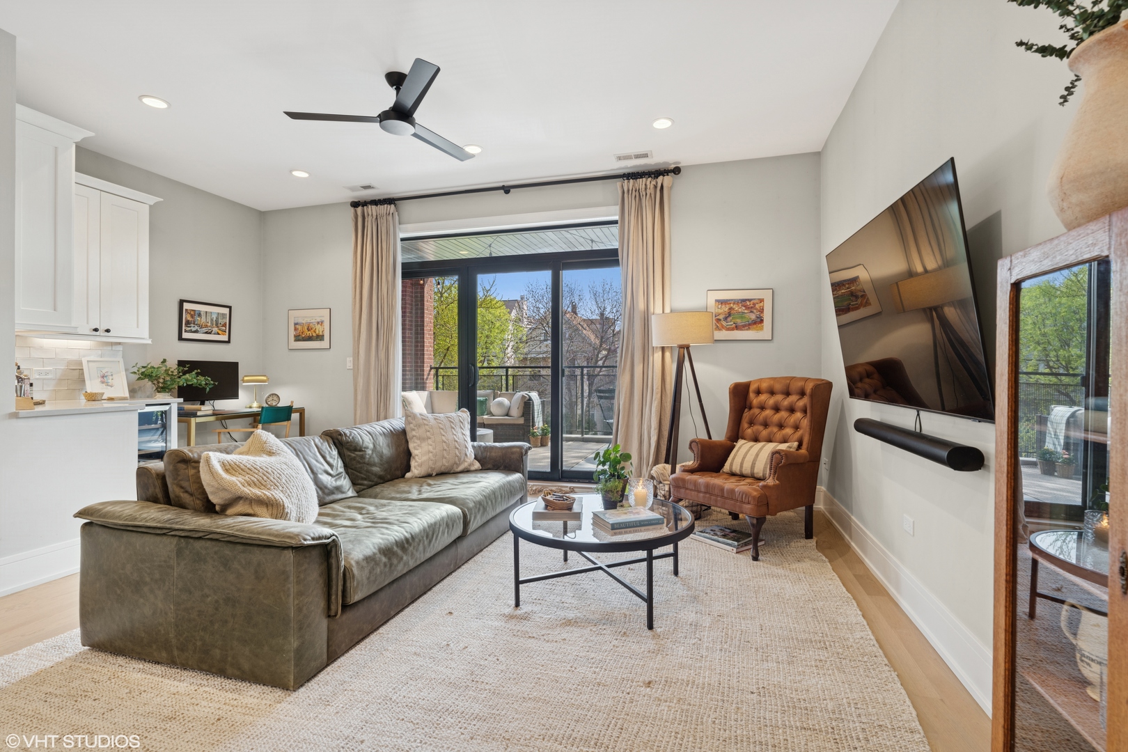 2846 N Racine Avenue Unit: 2