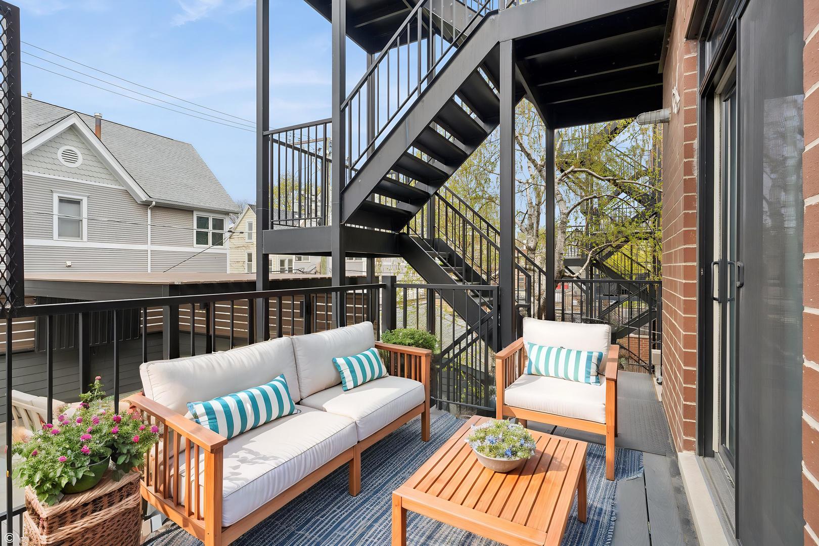 2846 N Racine Avenue Unit: 2