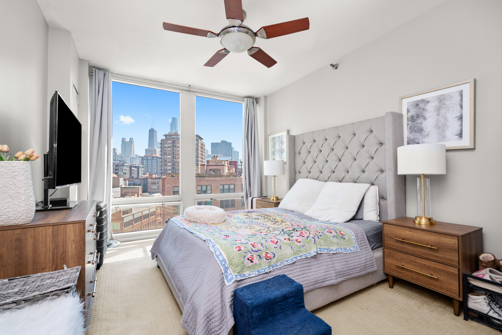 600 N Kingsbury Street Unit: 904
