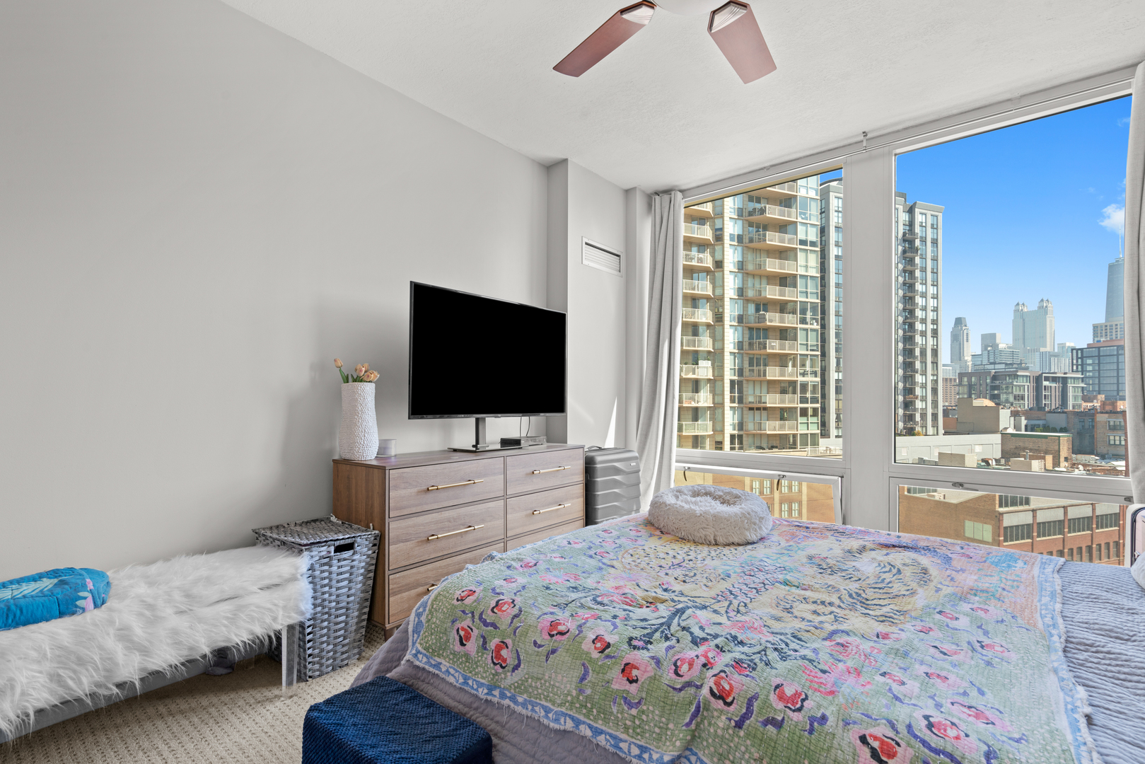 600 N Kingsbury Street Unit: 904