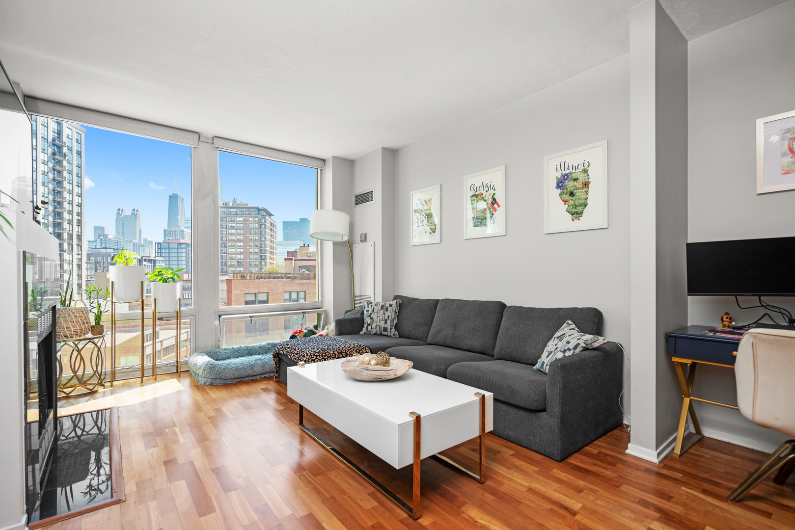 600 N Kingsbury Street Unit: 904
