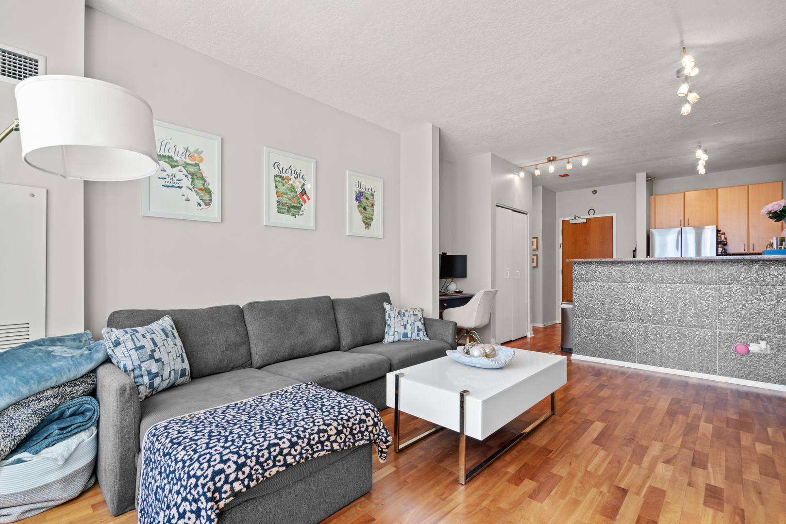 600 N Kingsbury Street Unit: 904
