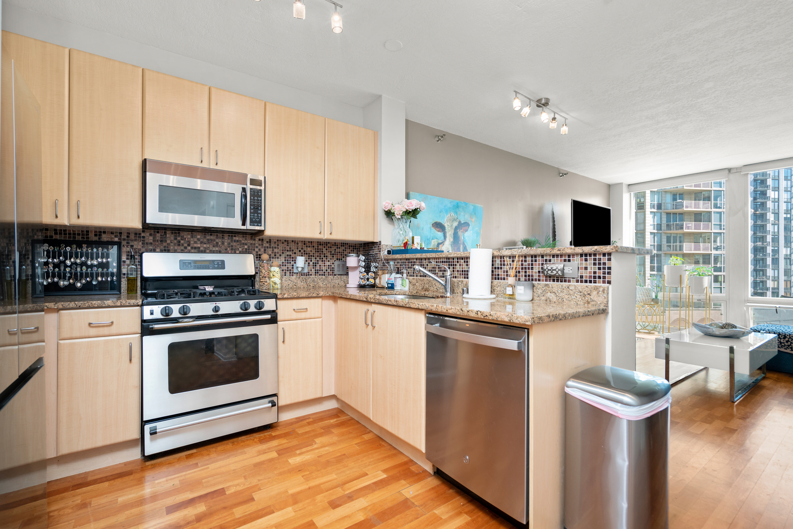 600 N Kingsbury Street Unit: 904