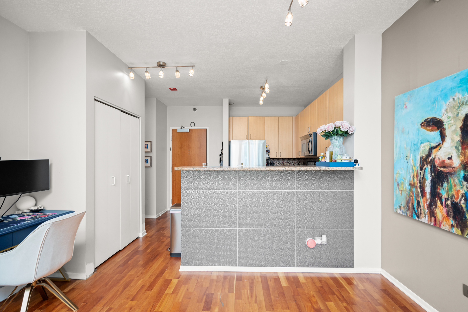 600 N Kingsbury Street Unit: 904