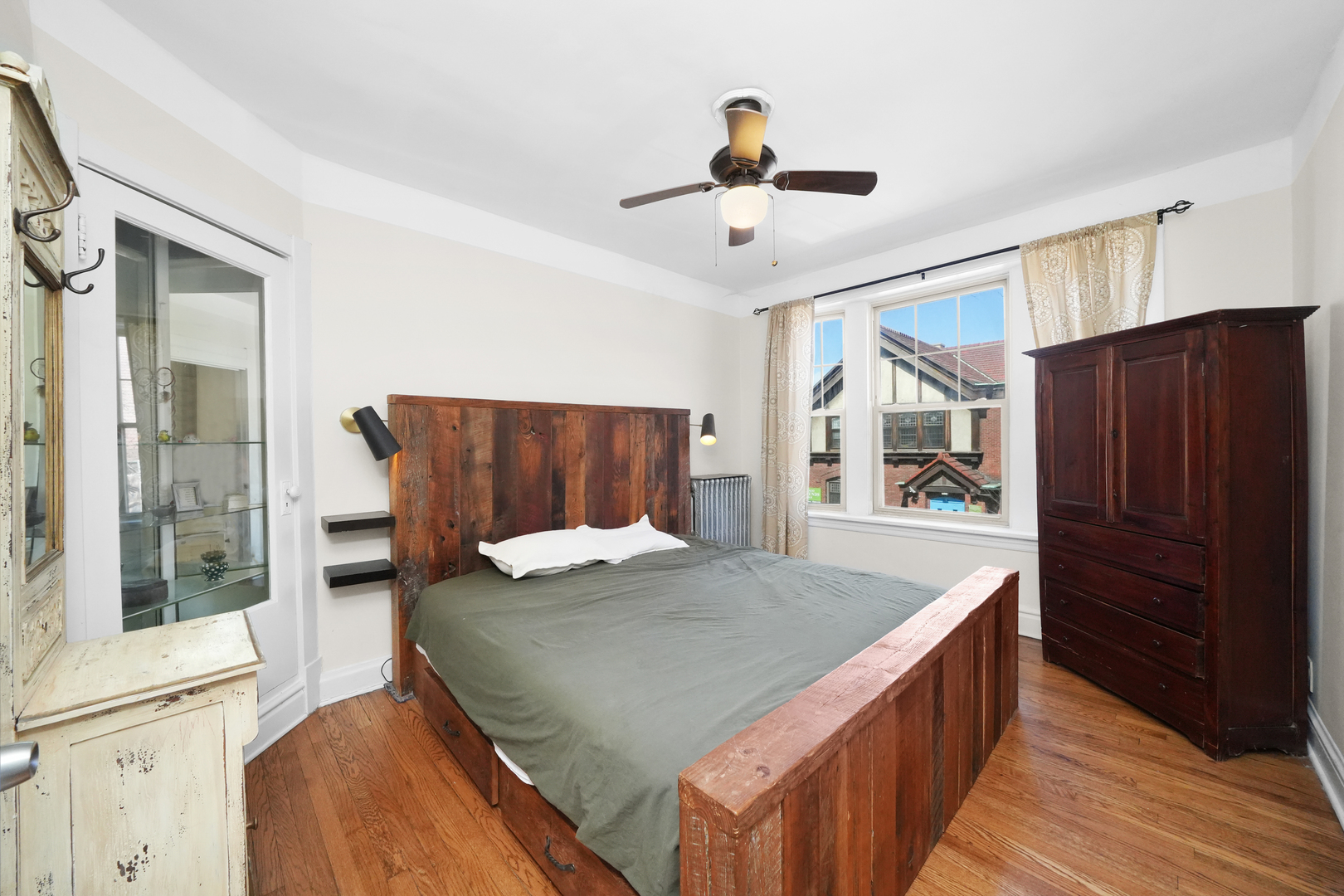 5924 N MAGNOLIA Avenue Unit: 2N