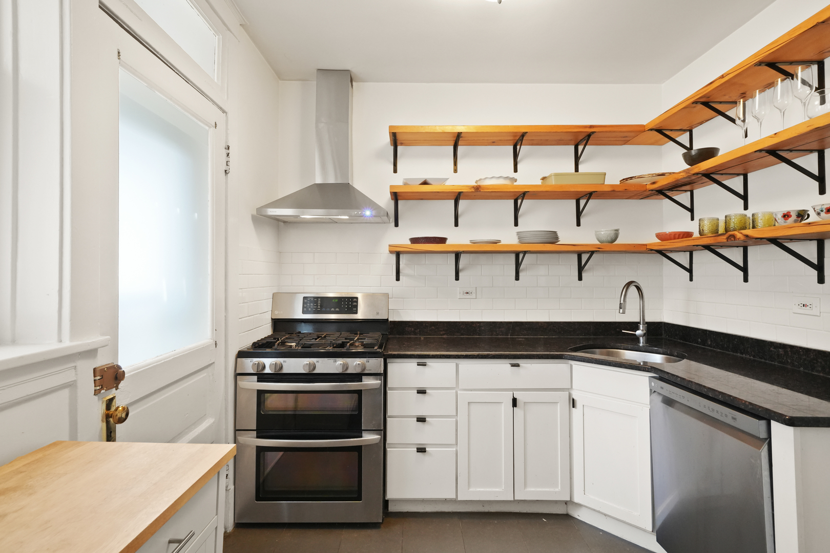 5924 N MAGNOLIA Avenue Unit: 2N