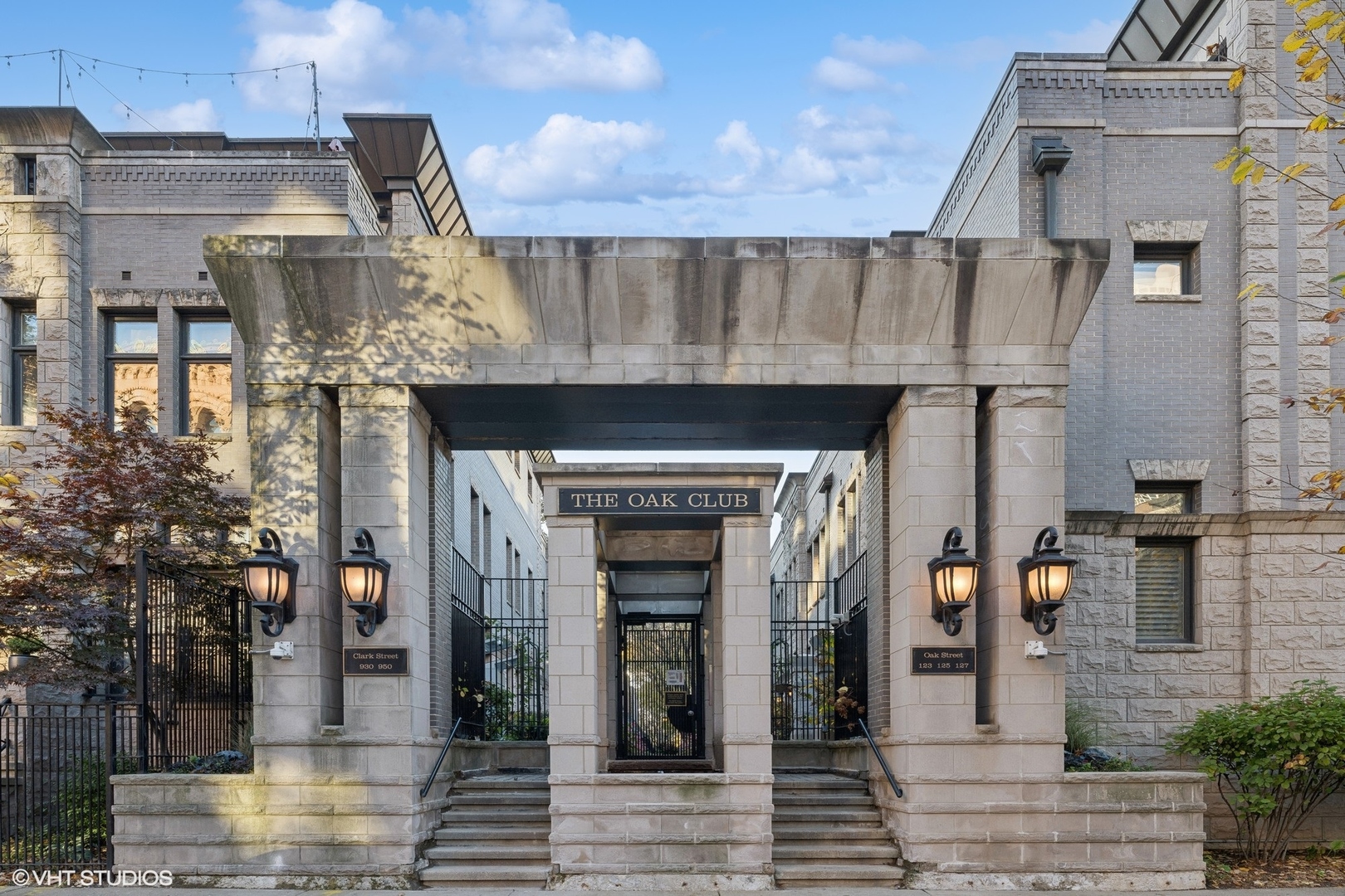 123 W Oak Street Unit: P