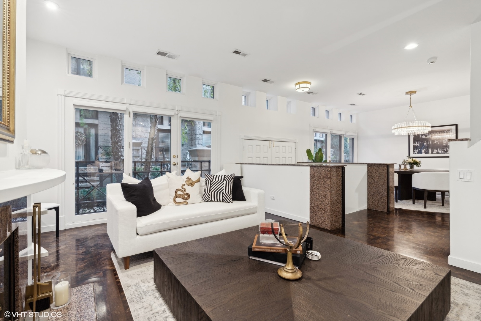 123 W Oak Street Unit: P