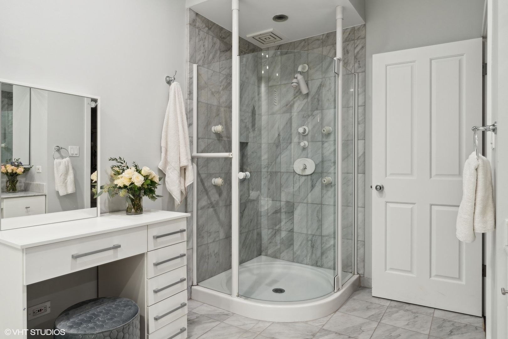 123 W Oak Street Unit: P