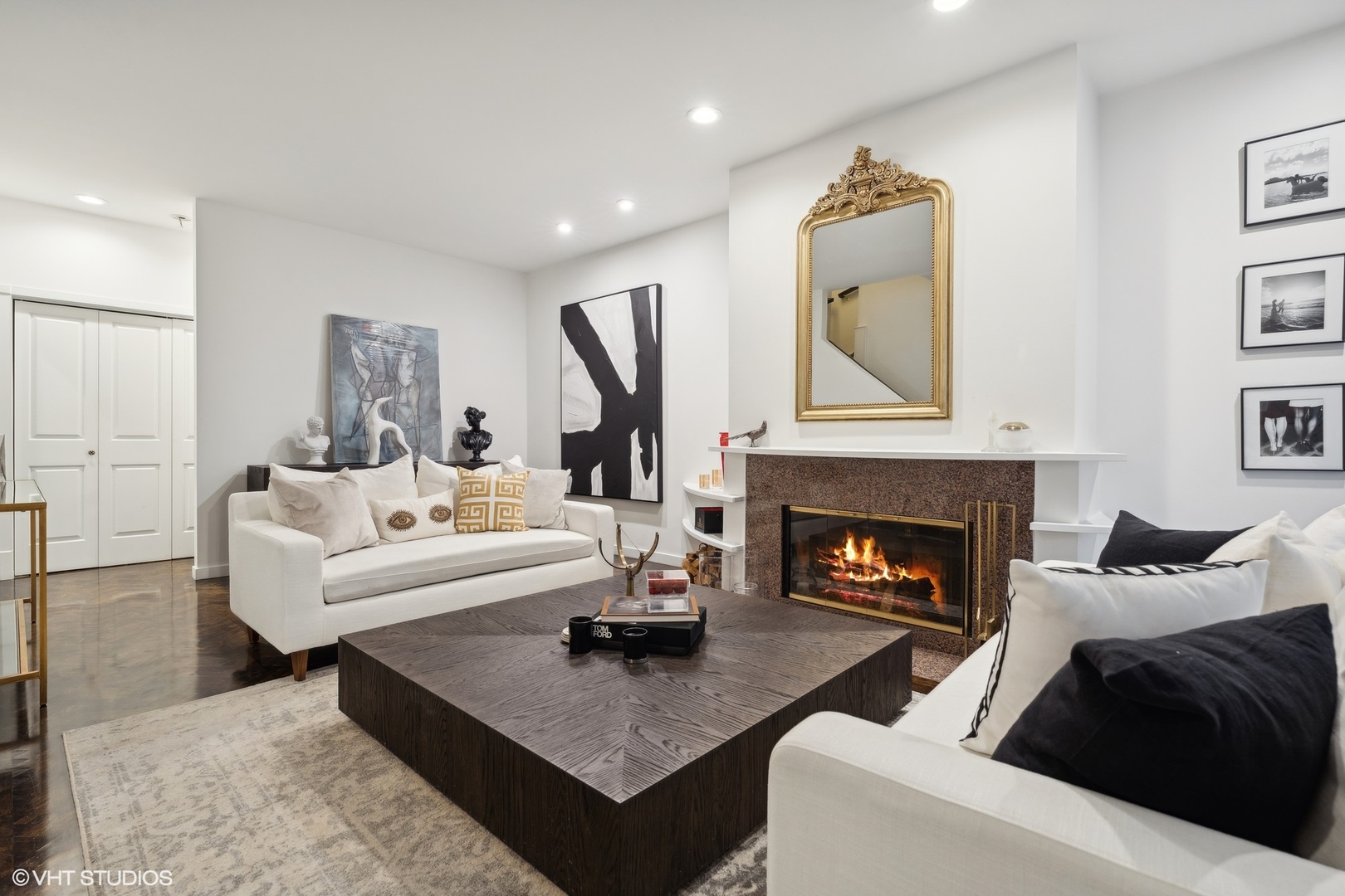 123 W Oak Street Unit: P