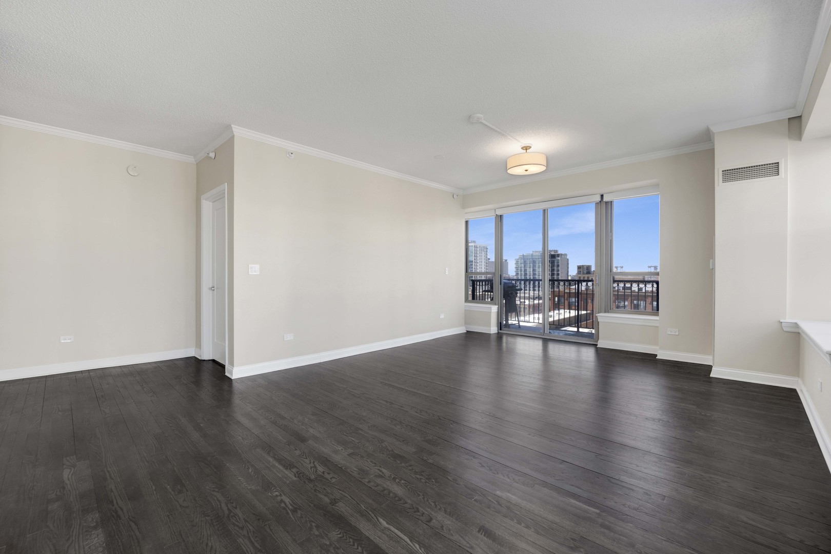 1717 S Prairie Avenue Unit: 905
