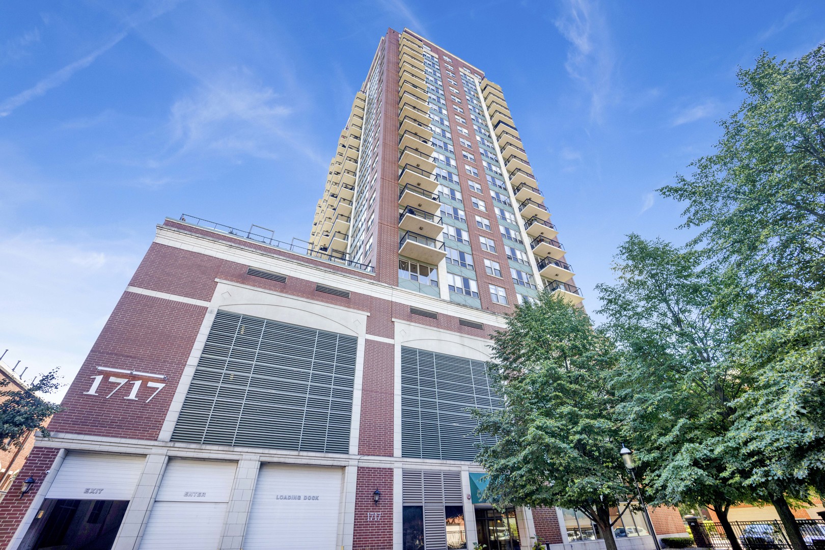 1717 S Prairie Avenue Unit: 905