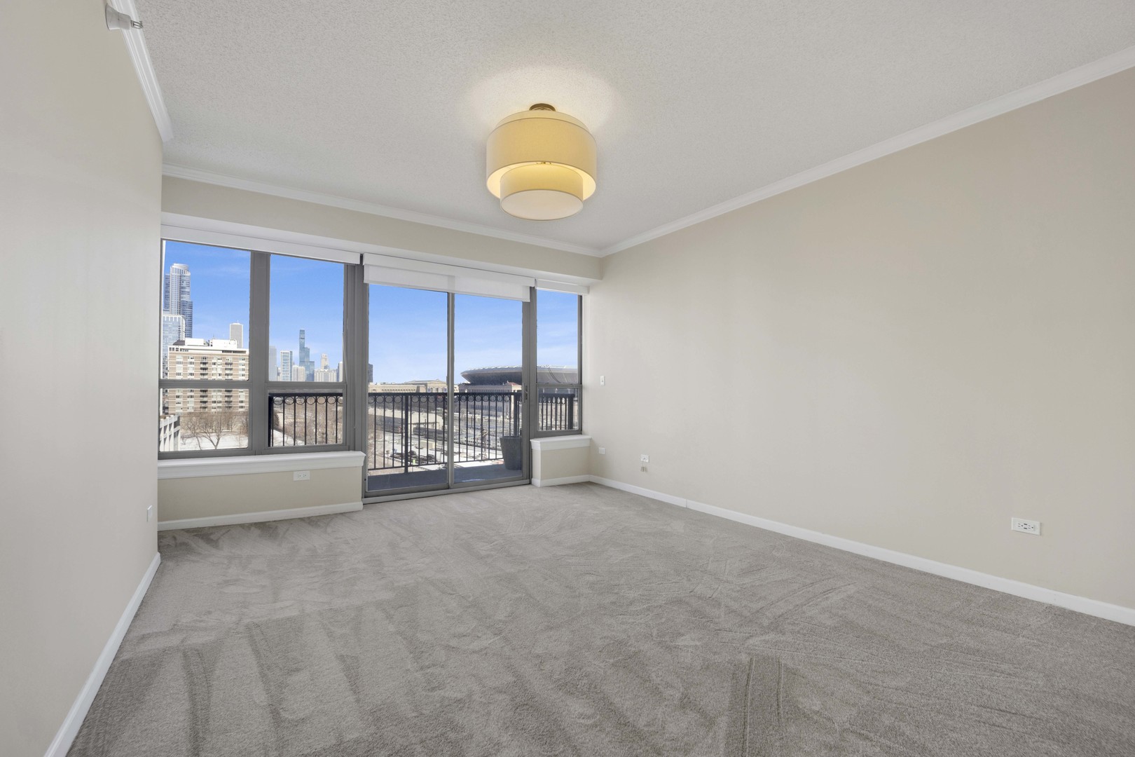 1717 S Prairie Avenue Unit: 905