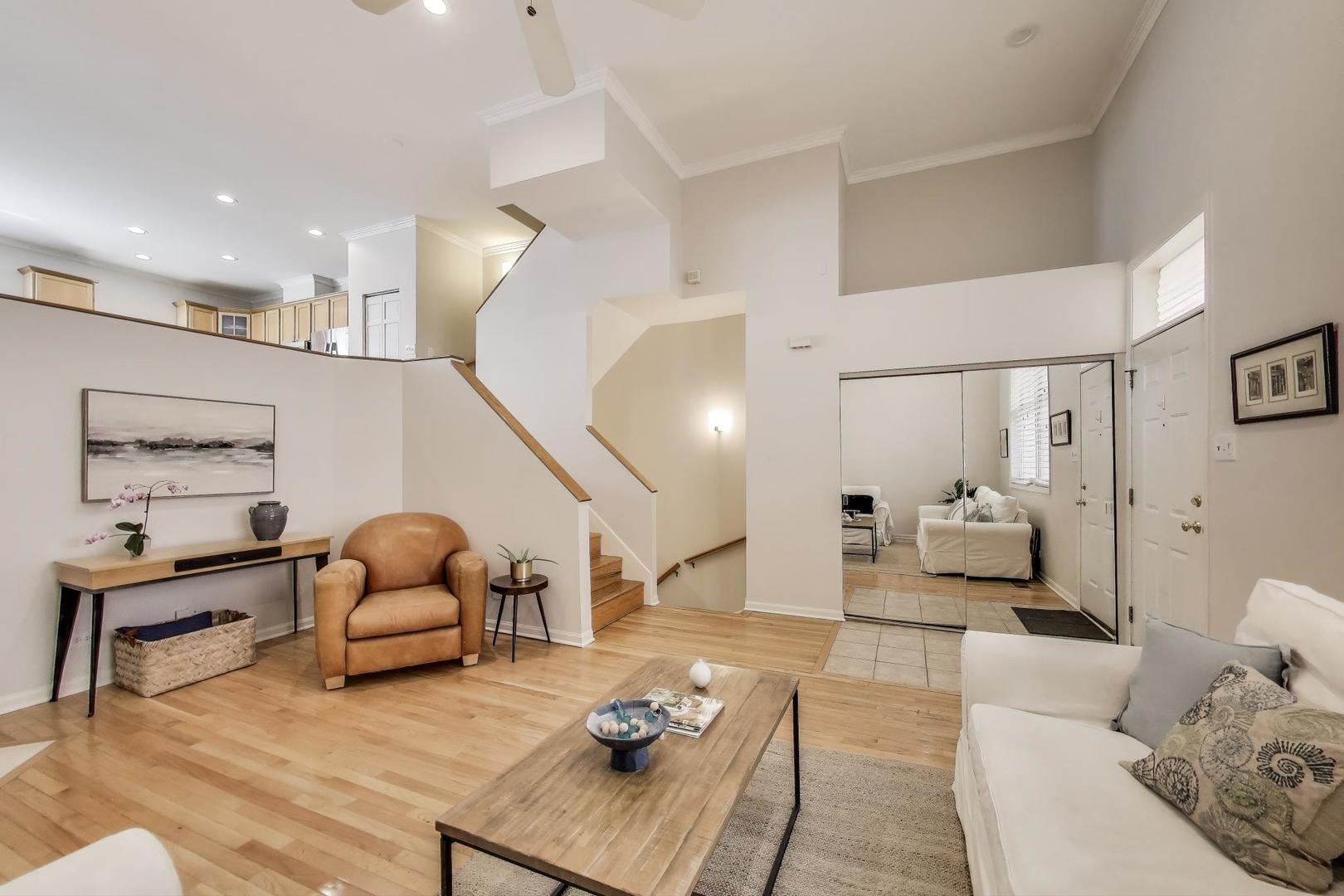 1334 W WEBSTER Avenue Unit: B