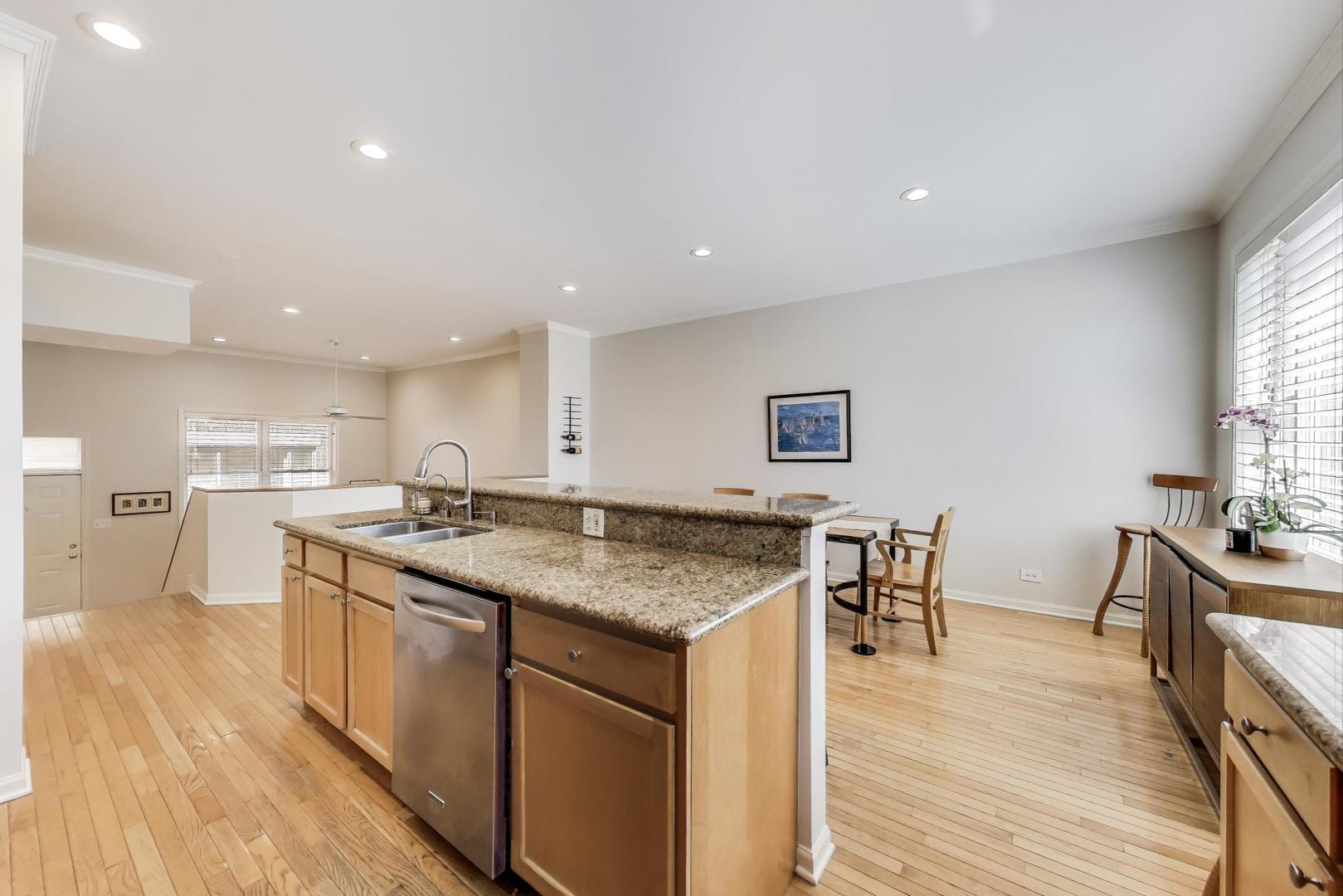 1334 W WEBSTER Avenue Unit: B