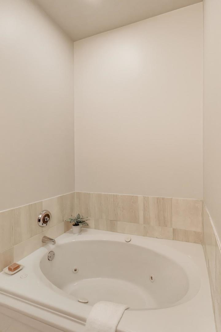 1334 W WEBSTER Avenue Unit: B