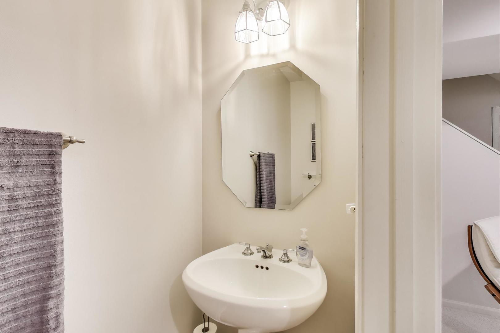 1334 W WEBSTER Avenue Unit: B