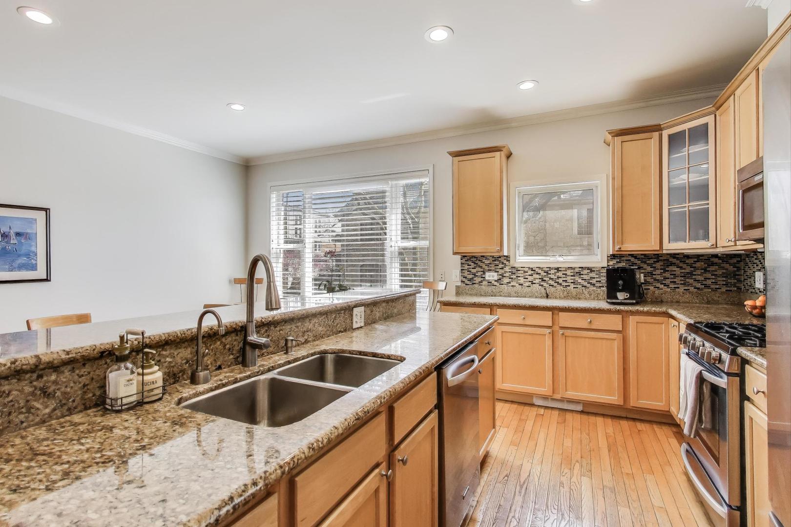 1334 W WEBSTER Avenue Unit: B