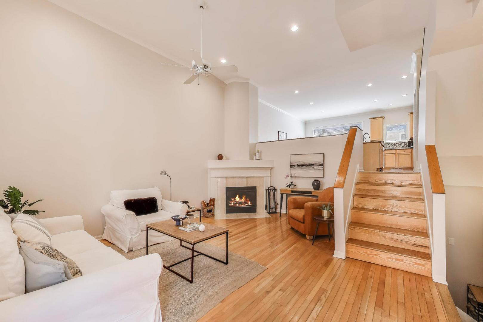 1334 W WEBSTER Avenue Unit: B