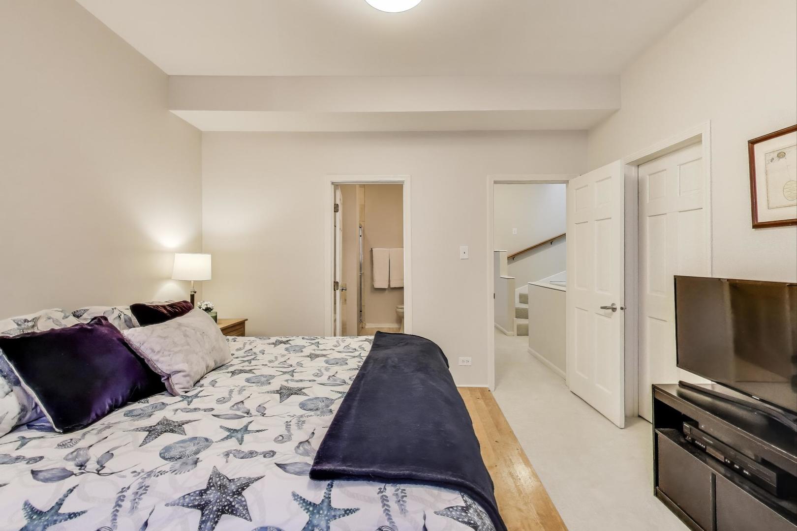 1334 W WEBSTER Avenue Unit: B