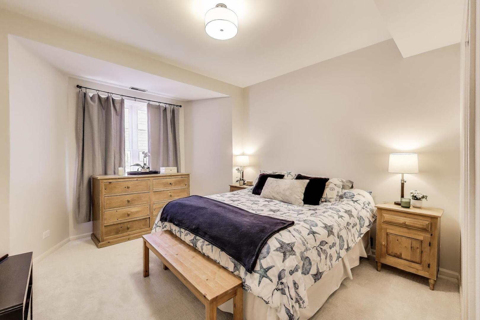 1334 W WEBSTER Avenue Unit: B