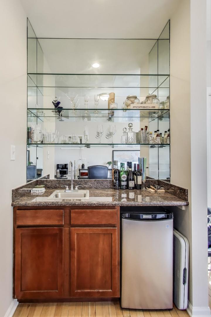 1334 W WEBSTER Avenue Unit: B