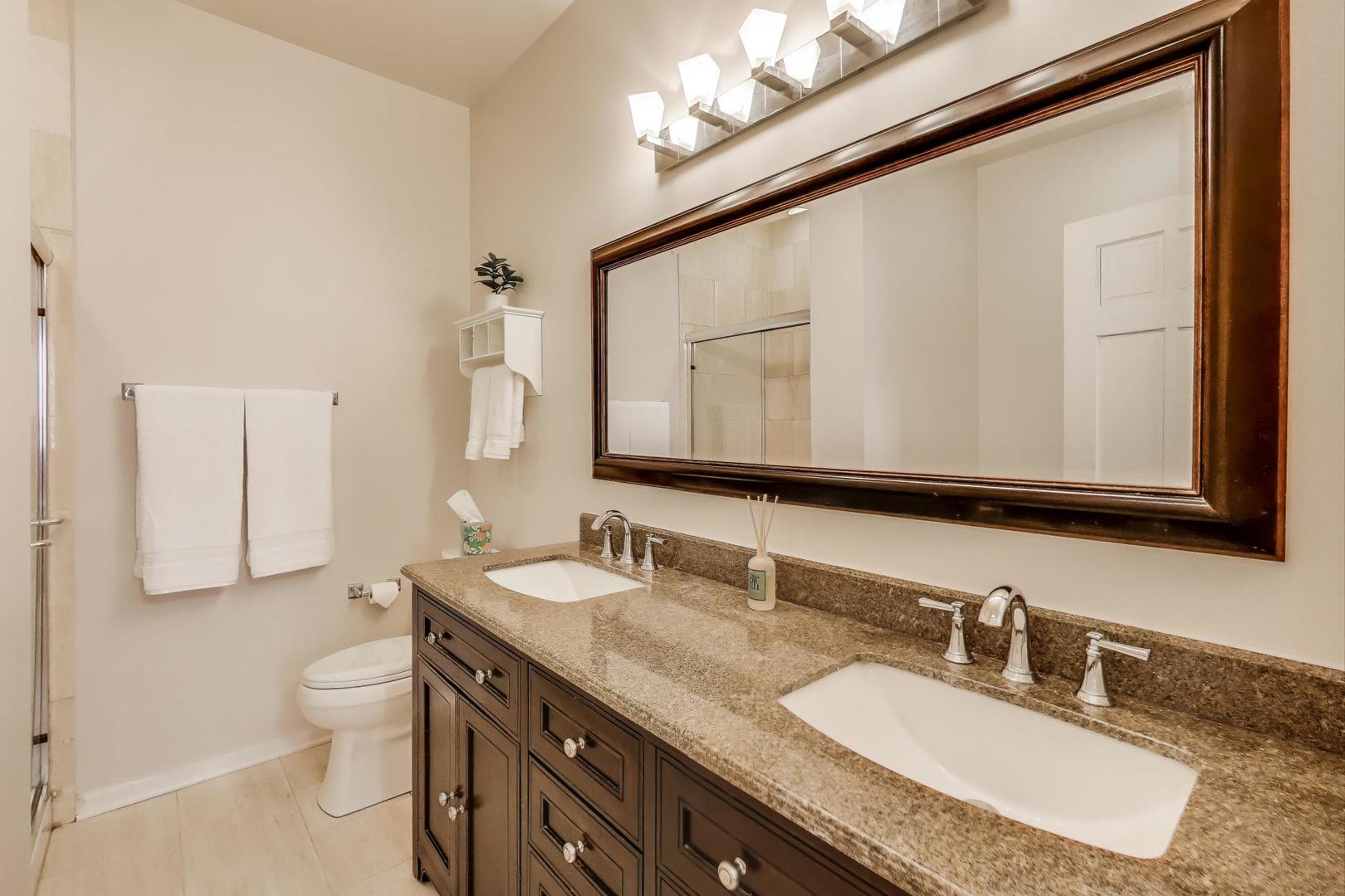 1334 W WEBSTER Avenue Unit: B