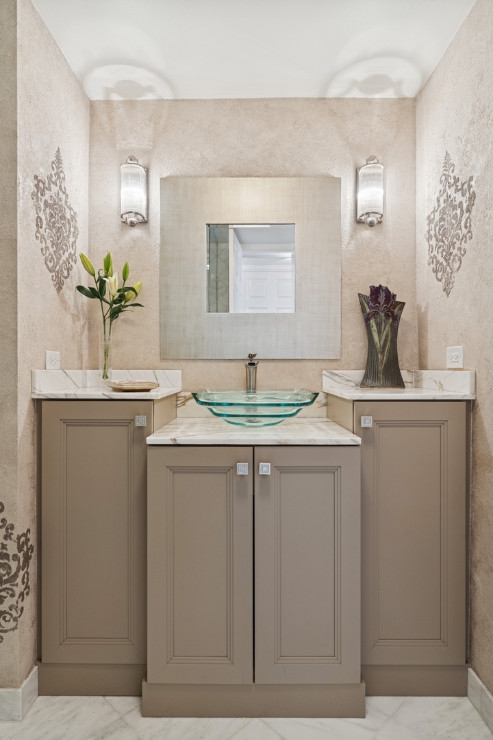 505 N Lake Shore Drive Unit: 1810-1811