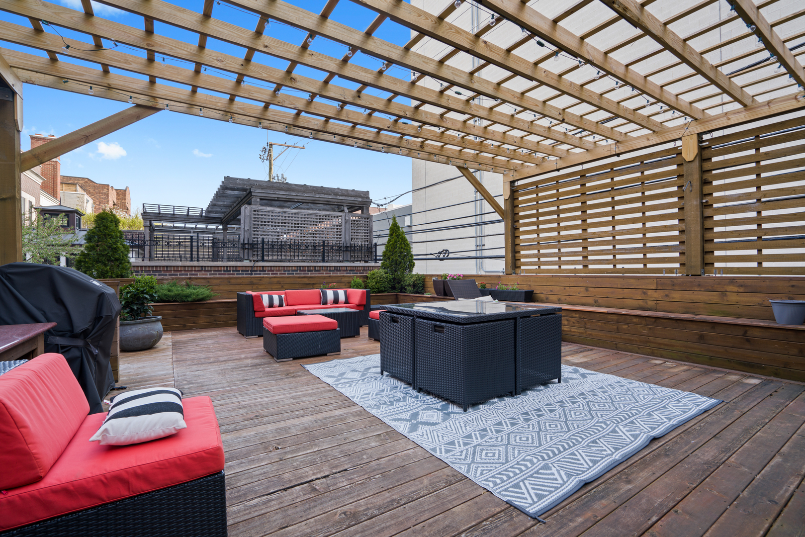 1661 N DAYTON Street Unit: C