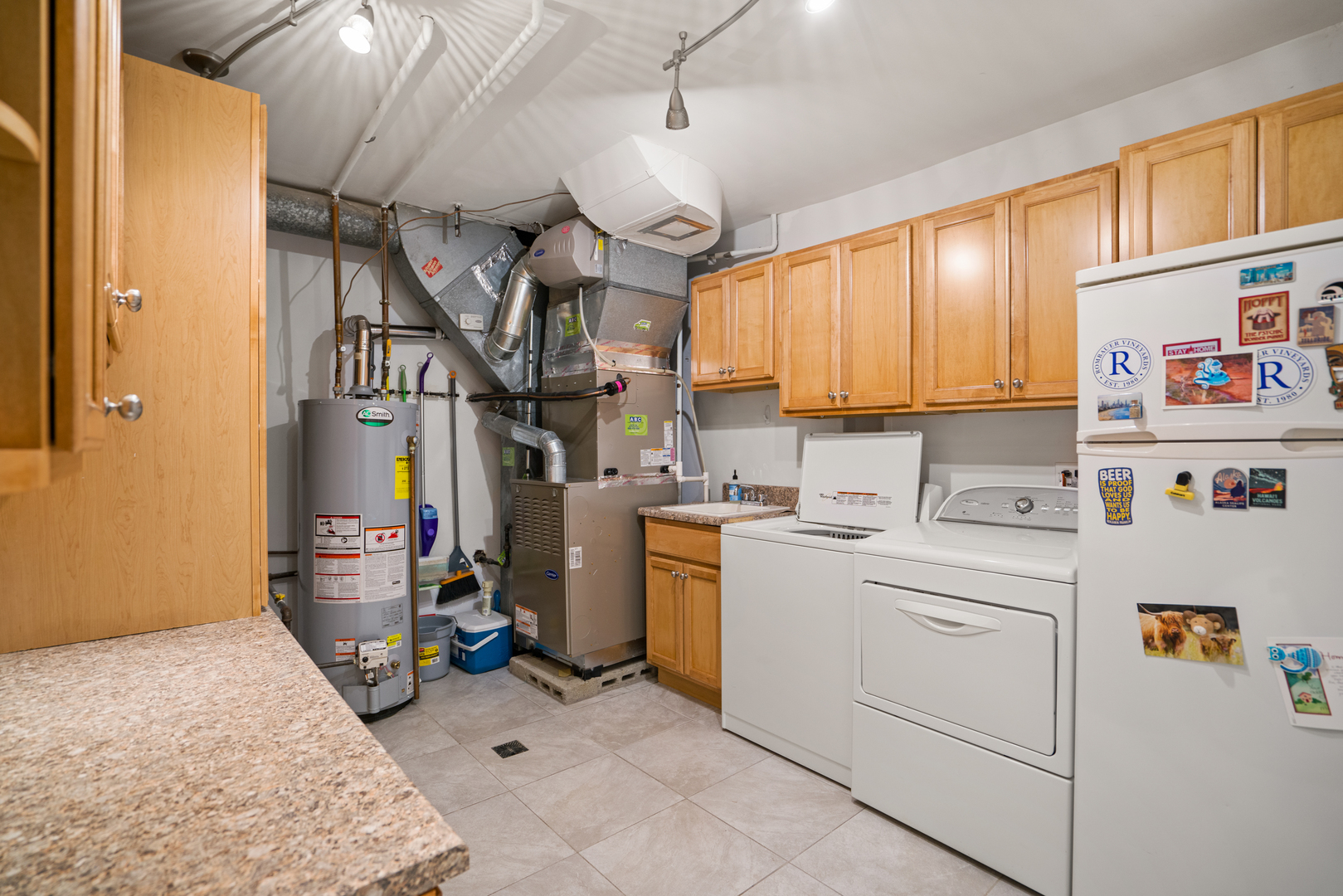 1661 N DAYTON Street Unit: C