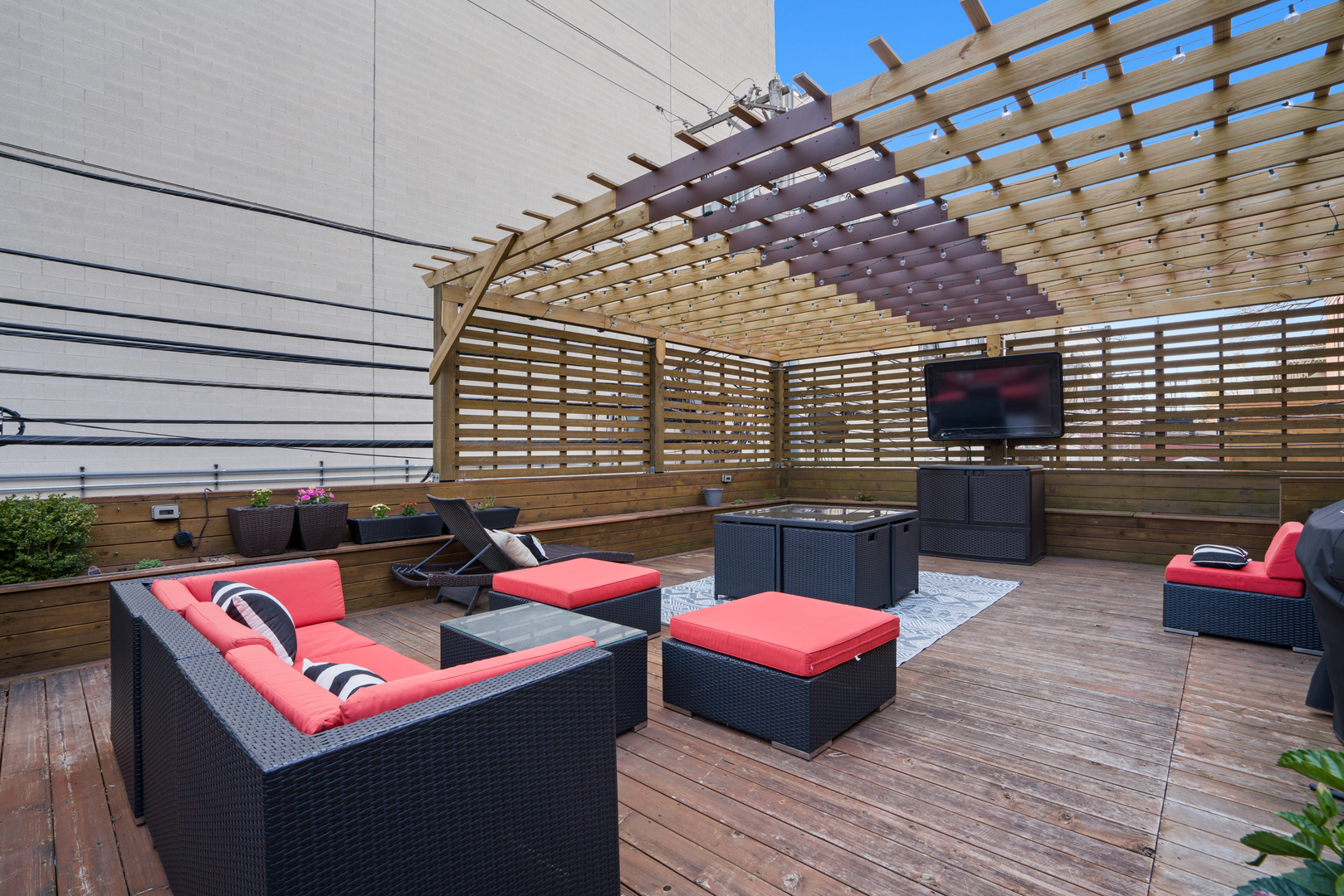 1661 N DAYTON Street Unit: C