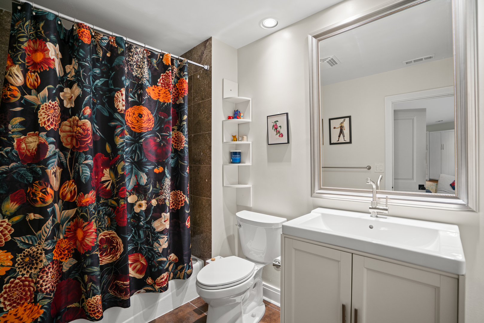 1661 N DAYTON Street Unit: C