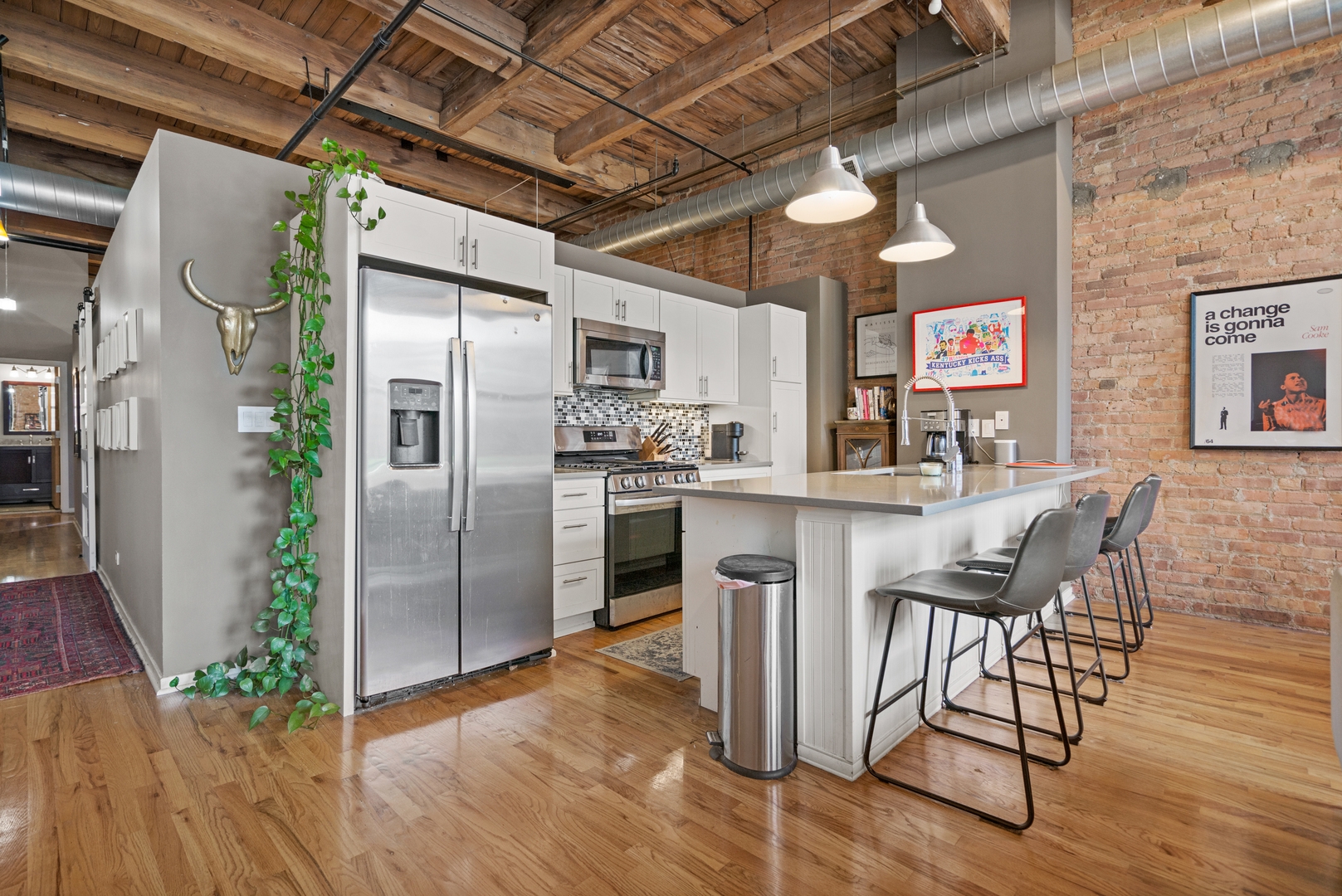 1243 S WABASH Avenue Unit: 404