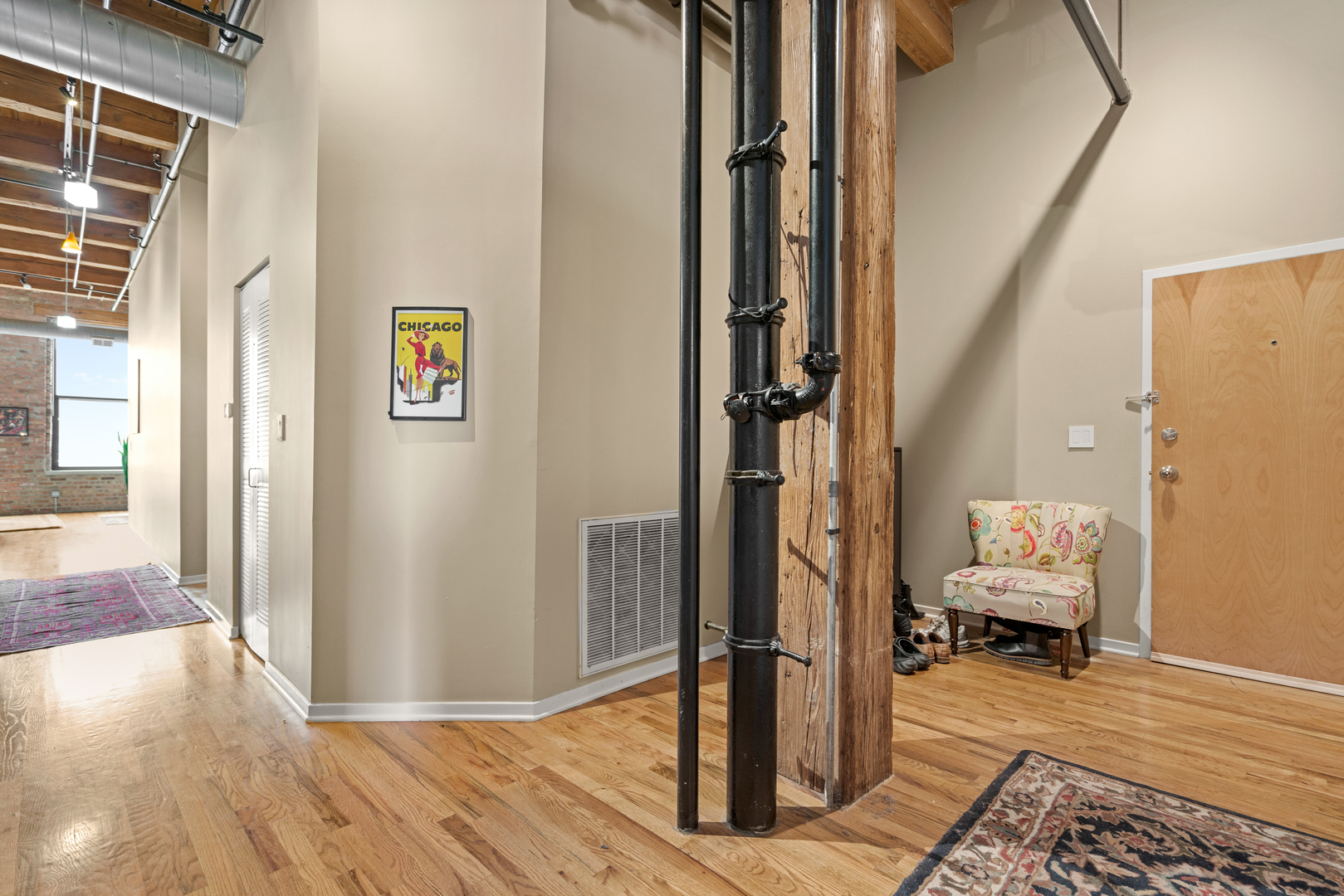 1243 S WABASH Avenue Unit: 404