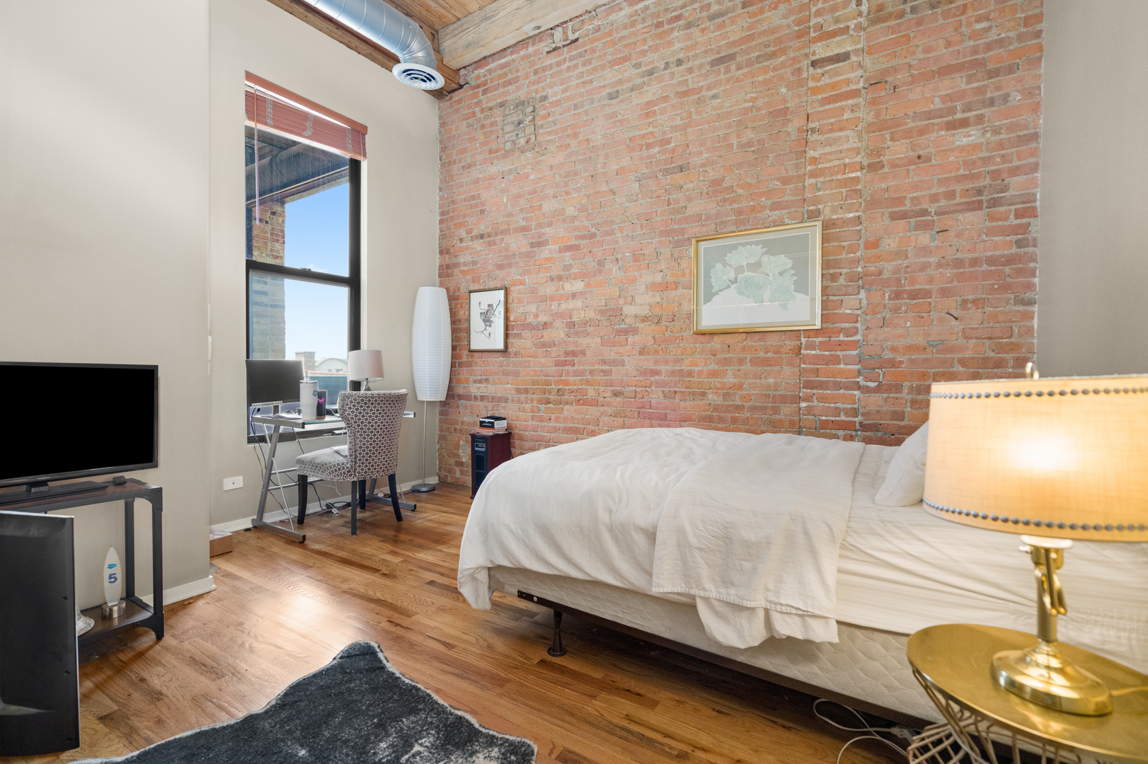 1243 S WABASH Avenue Unit: 404