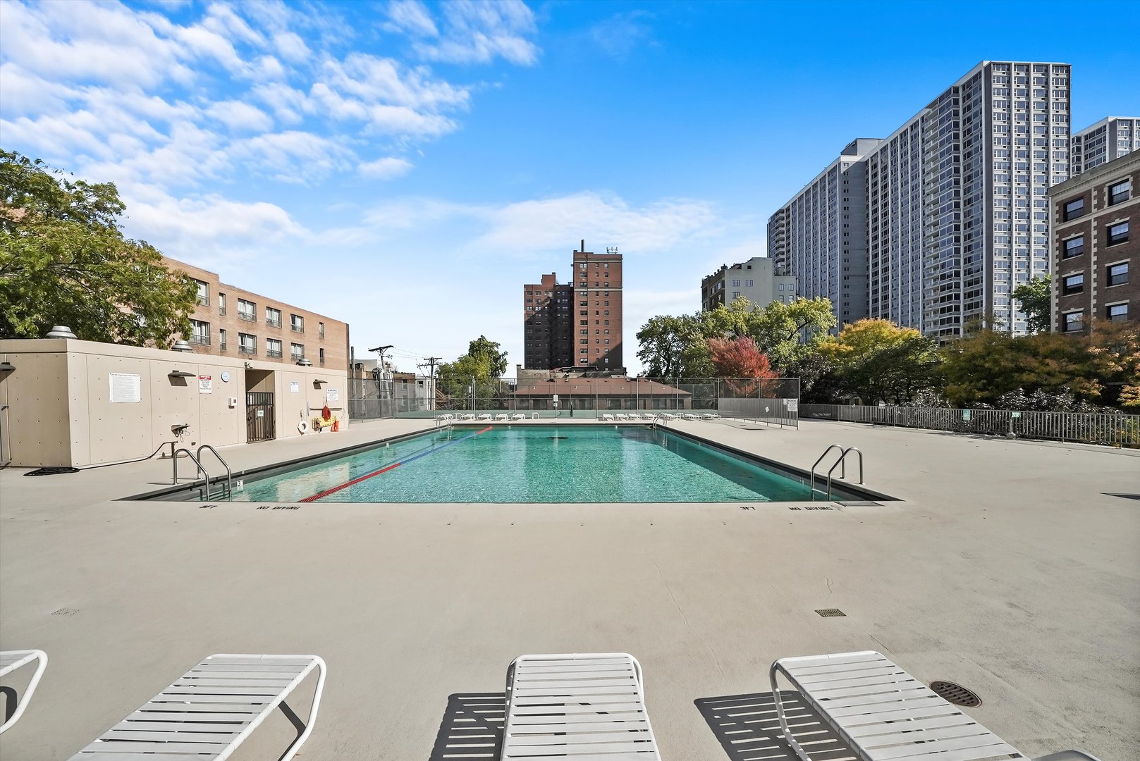 4343 N Clarendon Avenue Unit: 2016