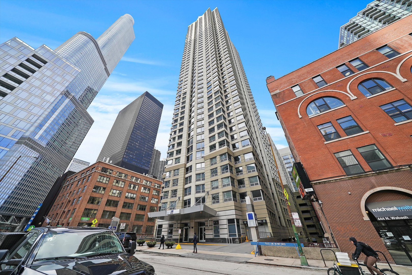 440 N WABASH Avenue Unit: 2208